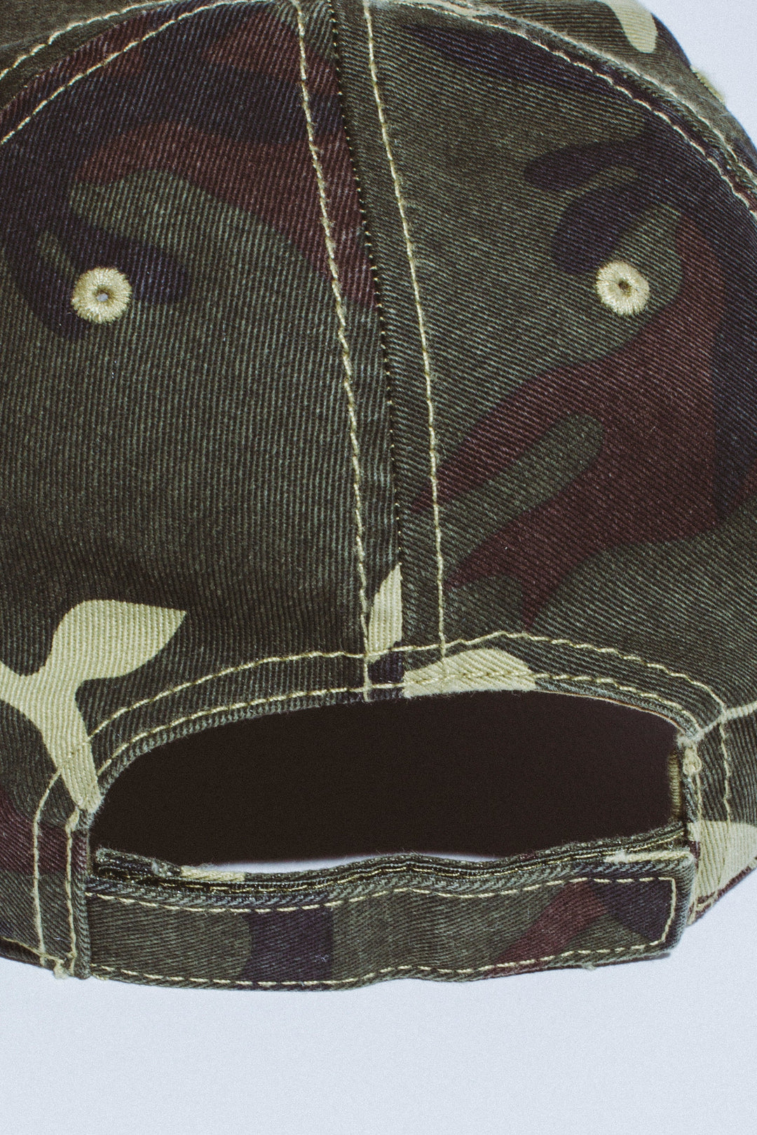 Camo Seduction Contrast Stitch 6-Panel
